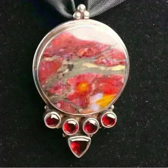 Stunner that shifts in LIGHT .925 Sterling Silver With 5 Garnet stones & Jasper - Picture 11 of 16